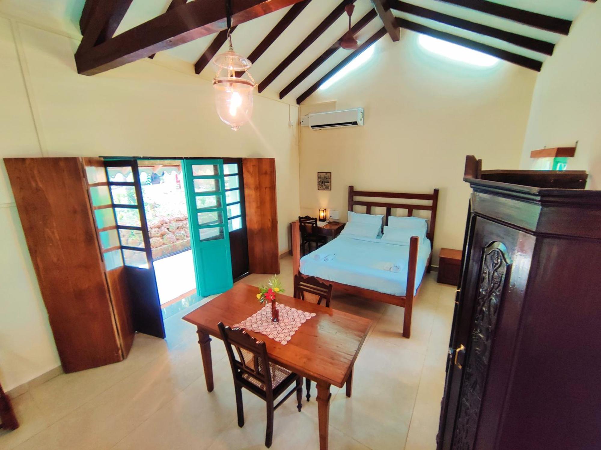 The Bungalow Bogmalo An 1880 Indo Portuguese Heritage Beach Villa South Goa Экстерьер фото