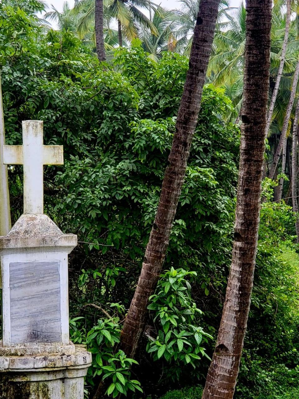 The Bungalow Bogmalo An 1880 Indo Portuguese Heritage Beach Villa South Goa Экстерьер фото